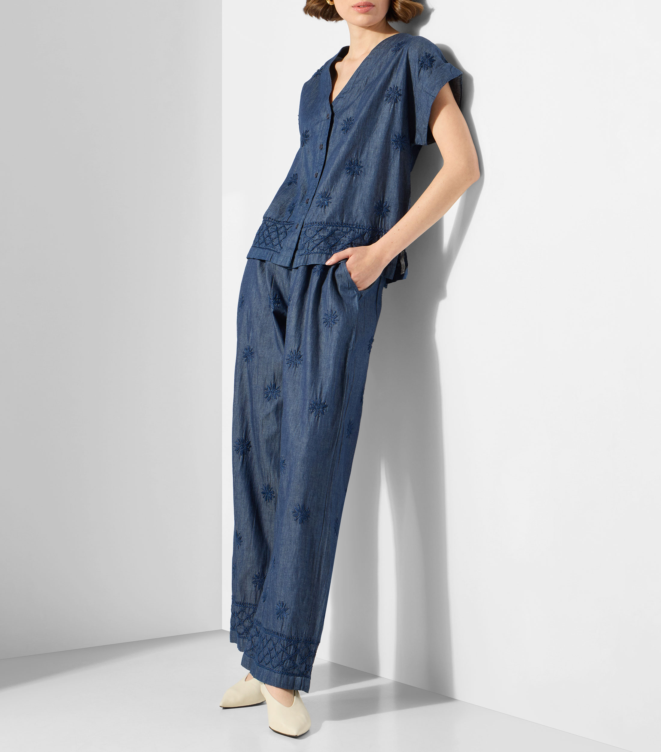 Blusa fantasía bordada manga corta Mujer